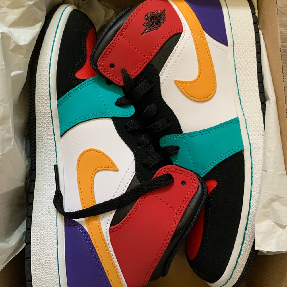 Jordan 1 Mids!!!